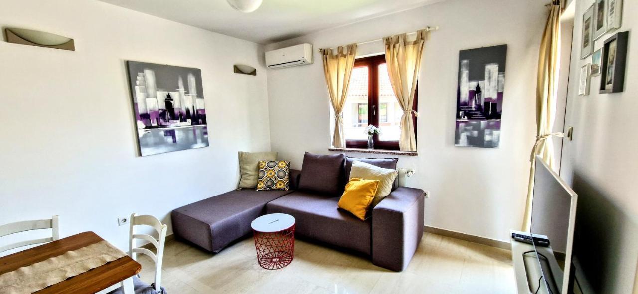 Apartments Villa Alba II 波雷奇 外观 照片