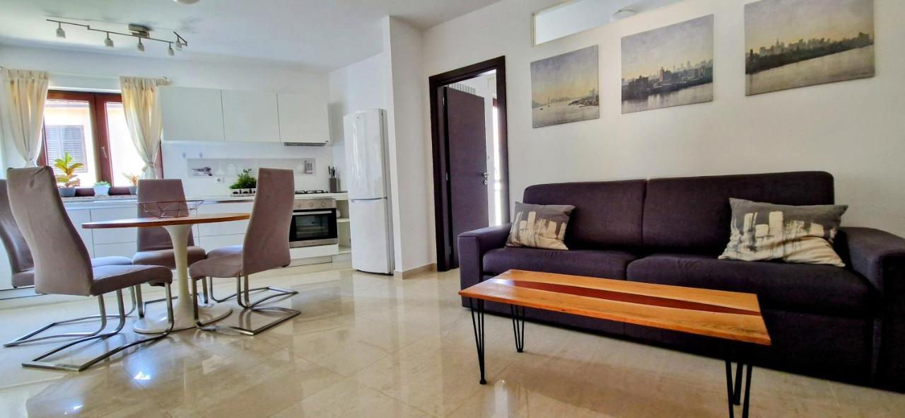 Apartments Villa Alba II 波雷奇 外观 照片